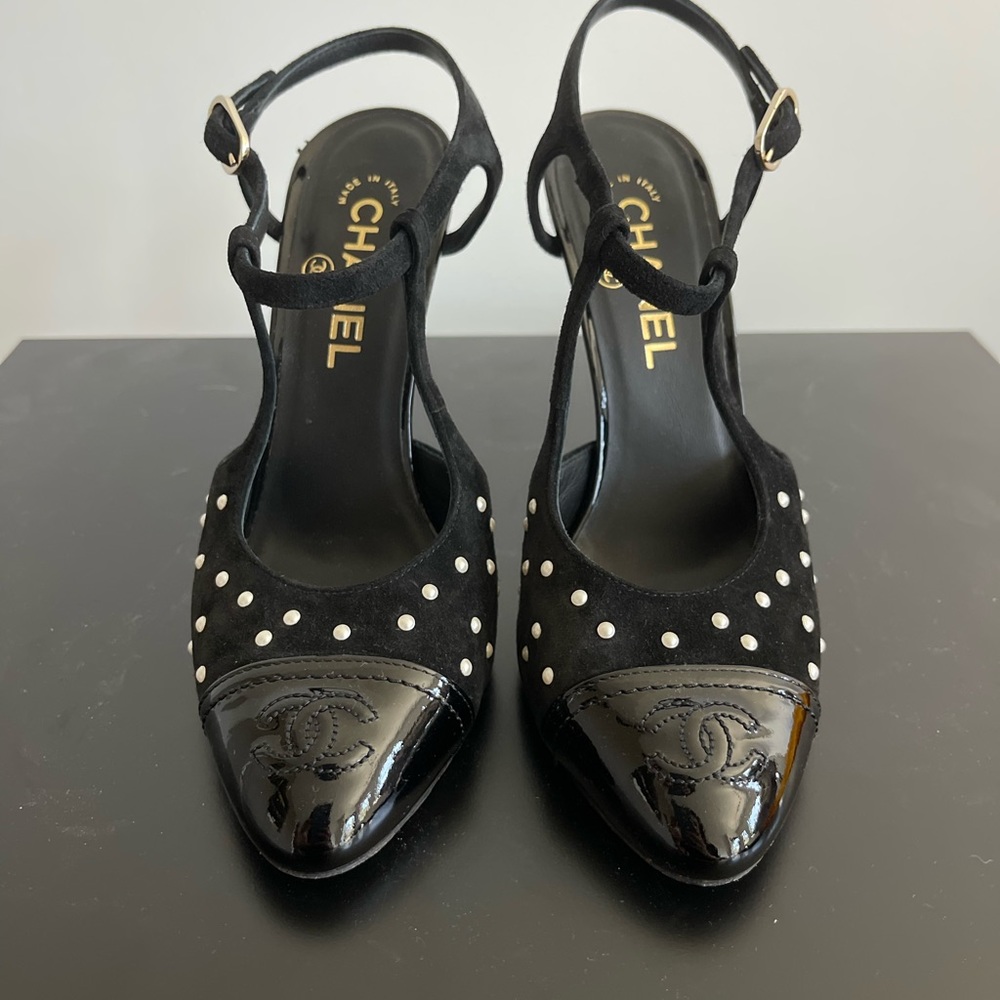 Chanel Pumps